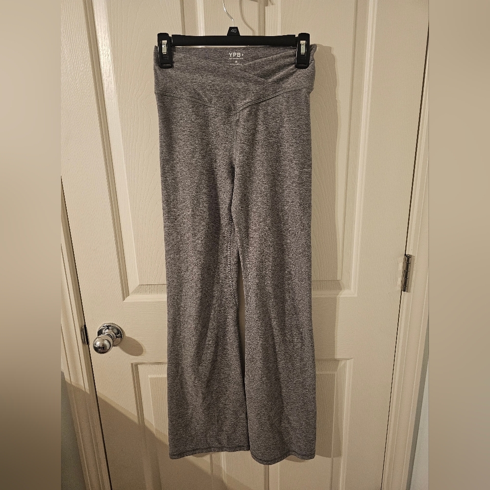 Abercrombie & Fitch YPB 3 Pair Bundle everydaySOFT Flare Legging Size M - Picture 8 of 12